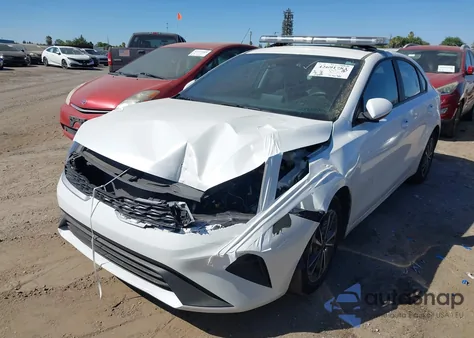 2024 Kia Forte Lxs z USA, uszkodzony, nr VIN 3KPF24AD9RE830459